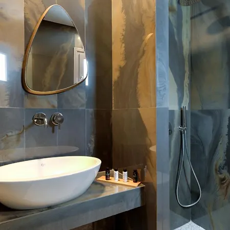 Deluxe Santorini Hotel 4*