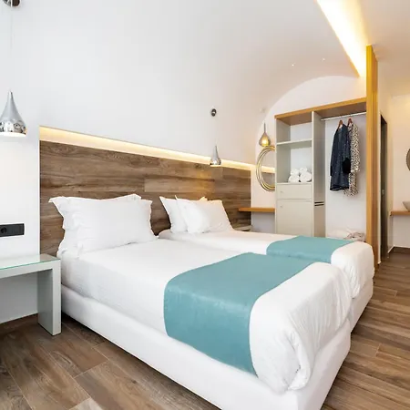 Deluxe Santorini Fira (Santorini)